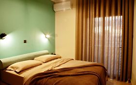 Designer Apartments Close To The Center + Free Parking